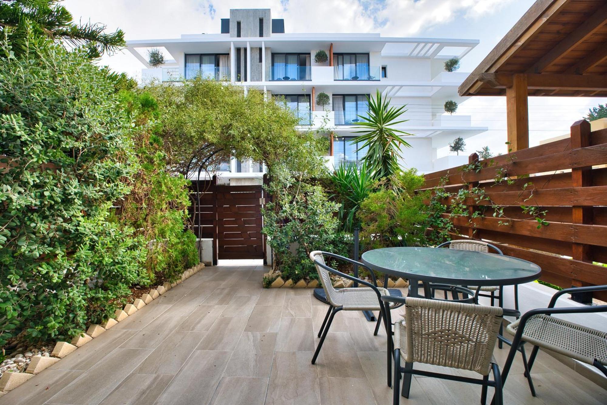 Апартаменты Townhouse By The Sea Pirate Harbor Пафос Экстерьер фото